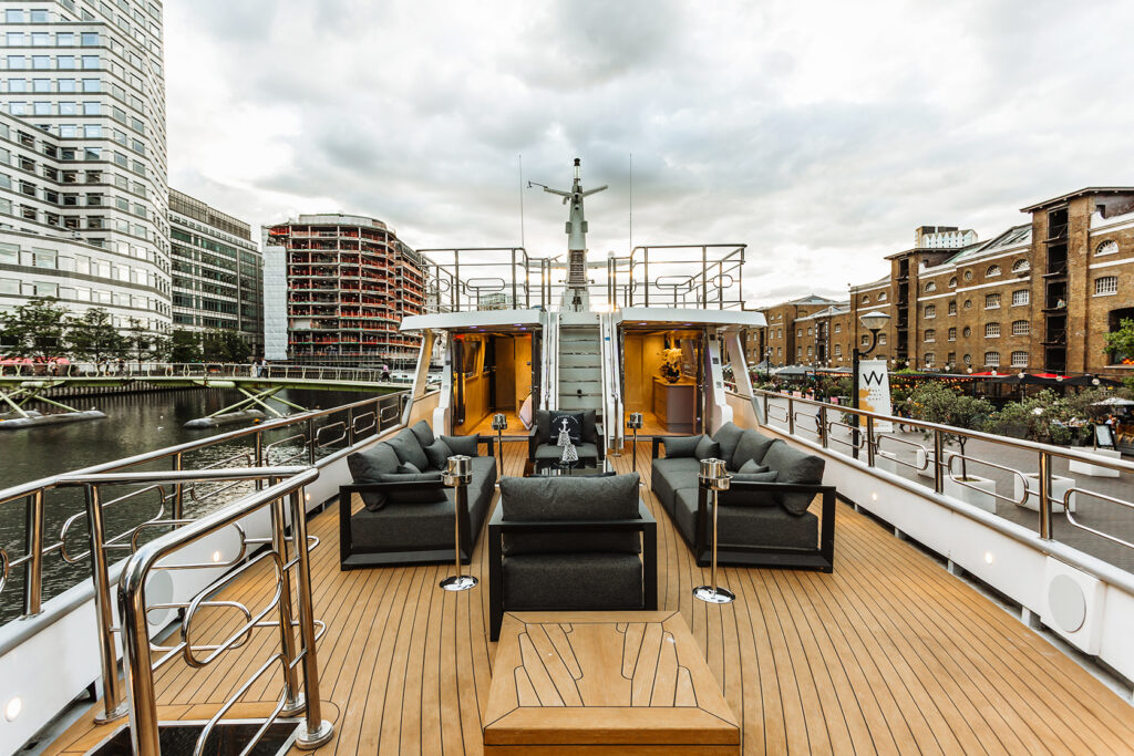 the-canary-yacht-accommodation-exterior-deck-seating
