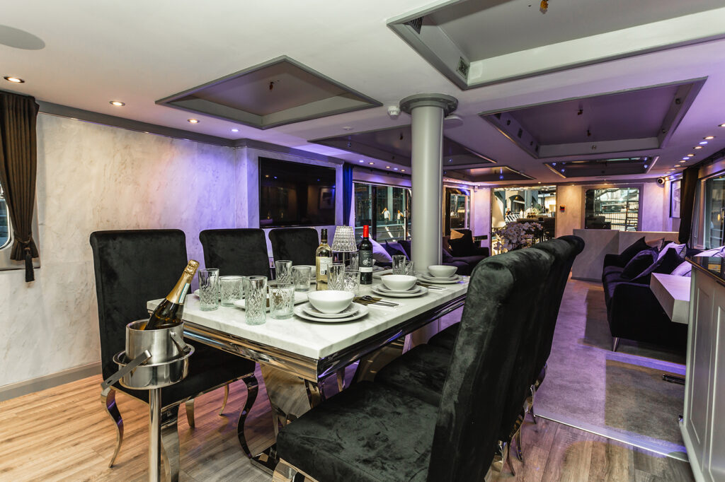 the-canary-yacht-accommodation-interior-dining